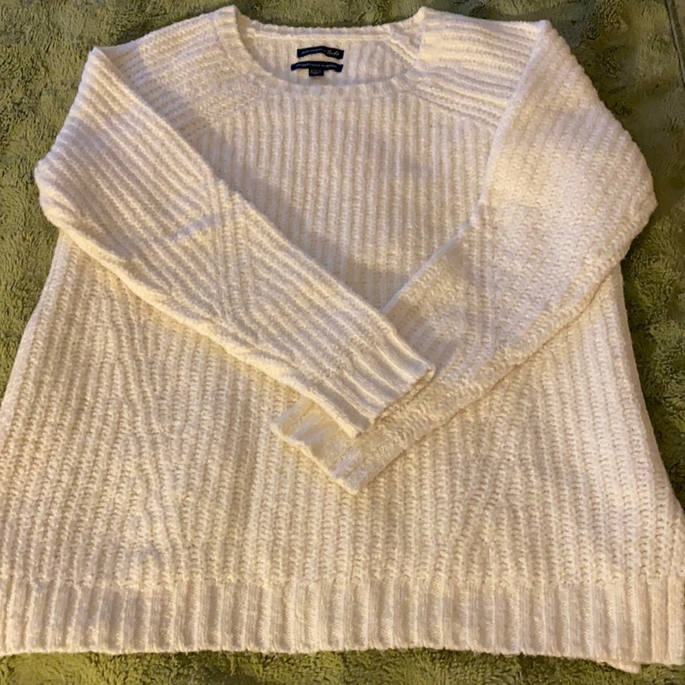 AMERICAN EAGLE OUTFITTERS- Sweater